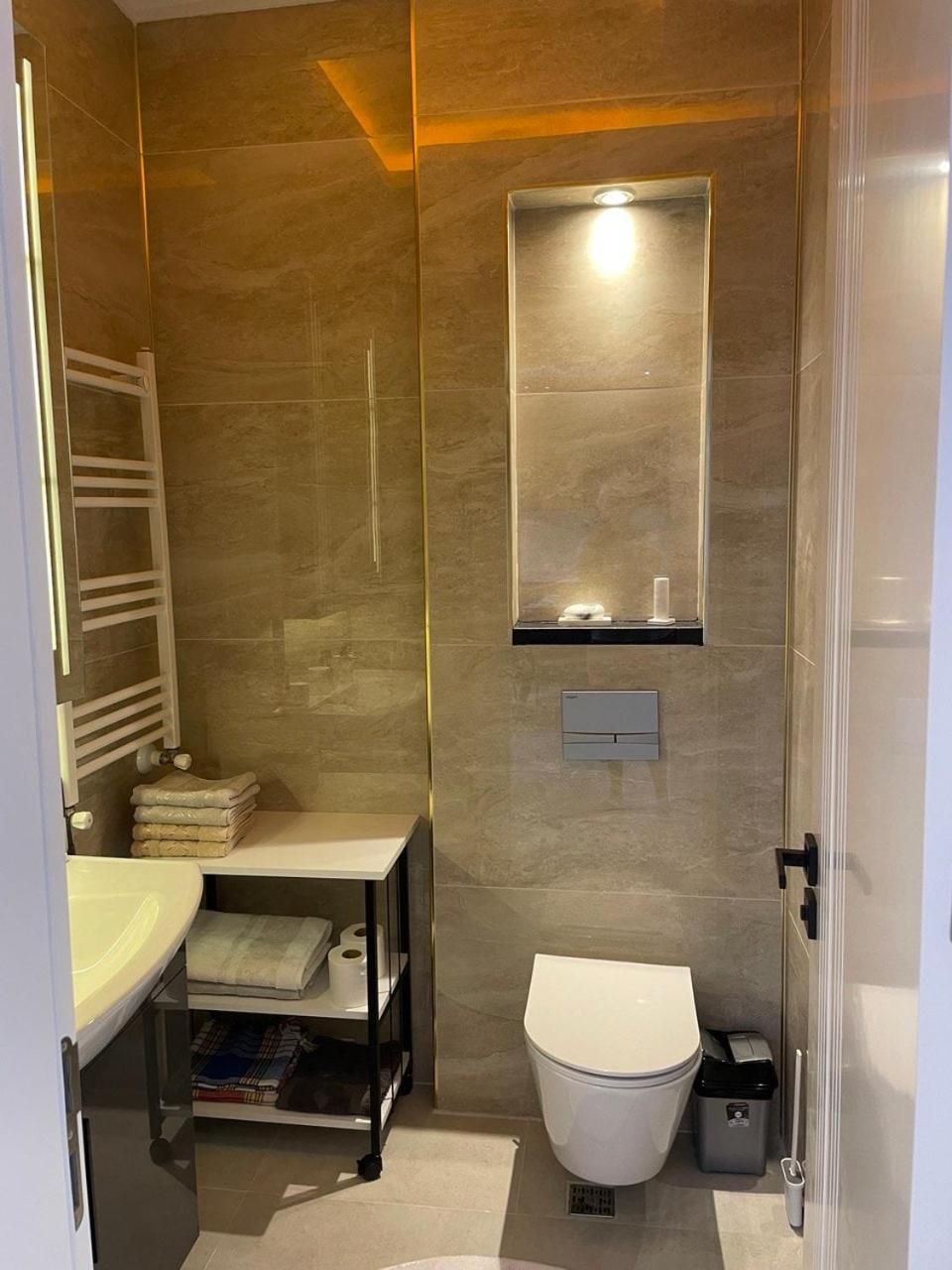 Stylish In Yekta Royal Club Apartment Alanya
